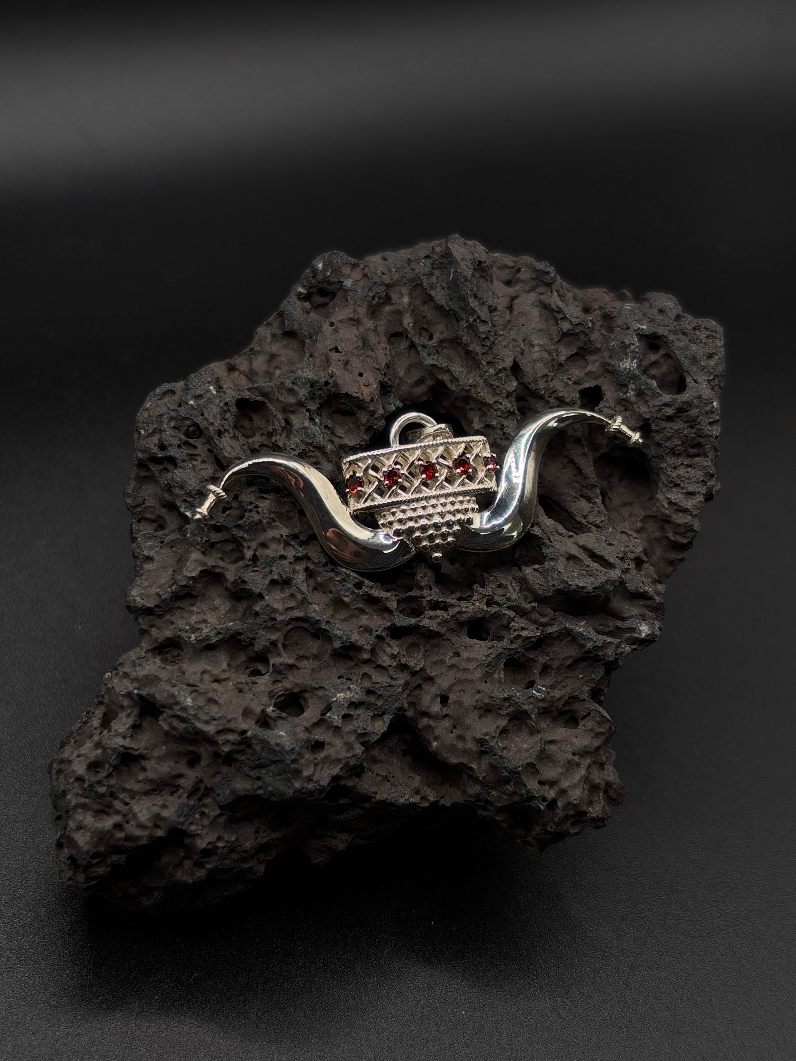 Ekir Pendant